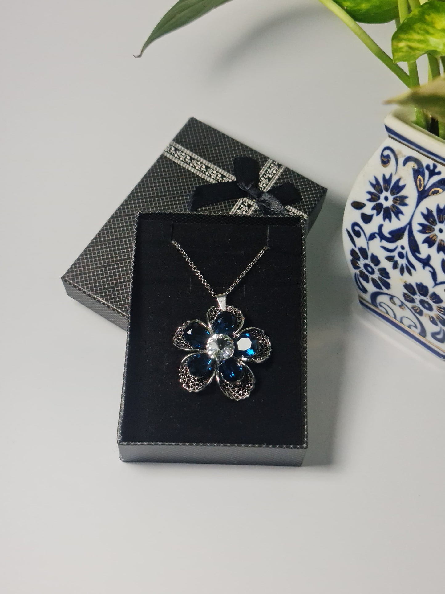 Luxe Midnight Blue Flower Pendant For Women