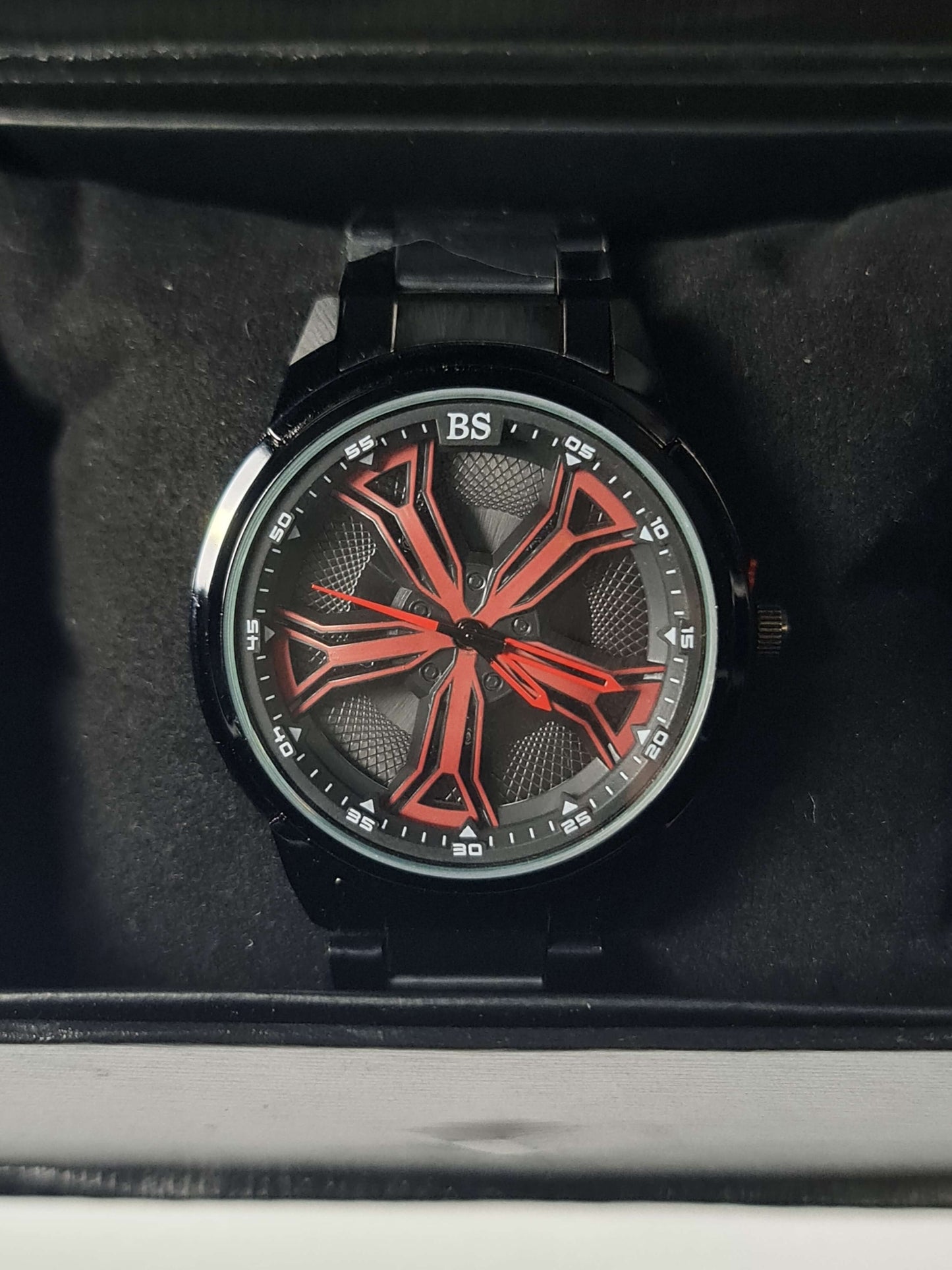 Ferrari Red Wheel With Black Chain