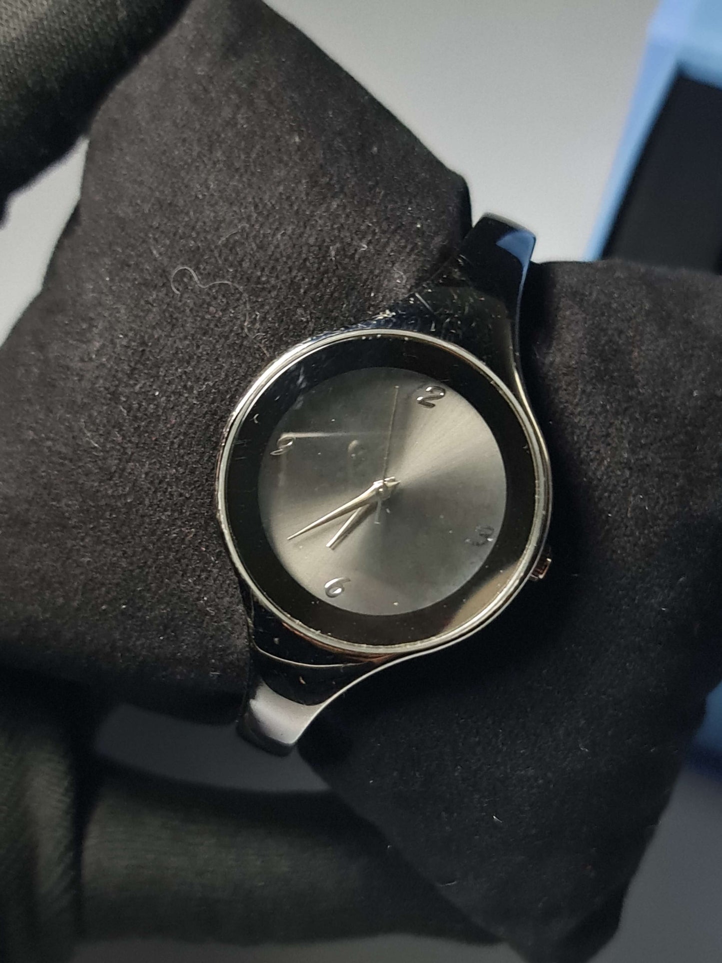 Minimalist Women’s Black Bangle Watch with Sunray Dial